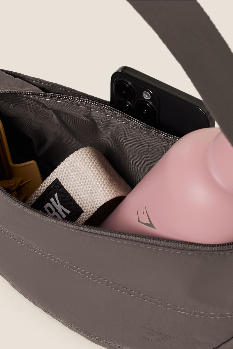 Gymshark Pileli Çapraz Askılı Premium Spor Çantası Kahverengi