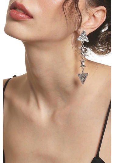 Kadın Antik Gümüş Kaplama Çivili Model Üçgen Parça Bağlantılı Tasarım Küpe Gümüş