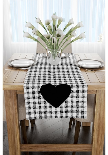 Siyah Beyaz Ekose Kalp Desenli Dijital Baskılı Runner Cgh1008-Rn