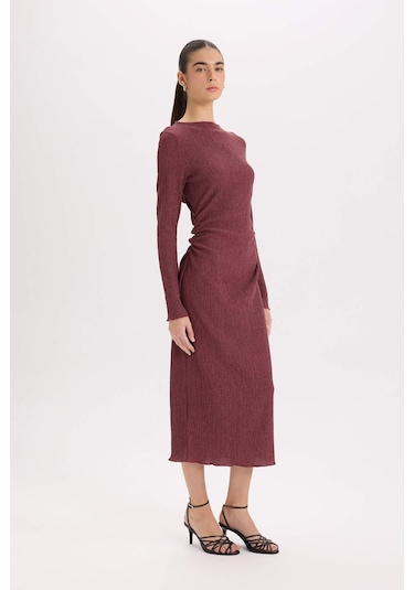 DeFacto Bodycon Vücudu Saran Yarım Balıkçı Yaka Basic Düz Bürümcük Uzun Kollu Midi Bordo Elbise D8643AX24AUBR438