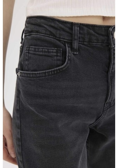 DeFacto Lina Comfort Mom Normal Bel Düz Paça Jean Kar Yıkamalı Pantolon D7944AX25SPNM36