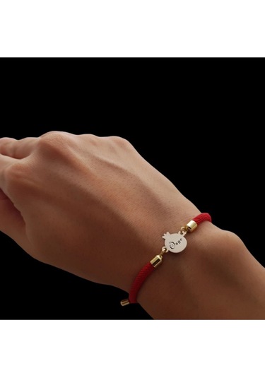 Özge İsmine Özel İpek Örgülü 14 Ayar Altın Plakalı Nar Motifli Hediye Bileklik-323isim-kırmızı Altın