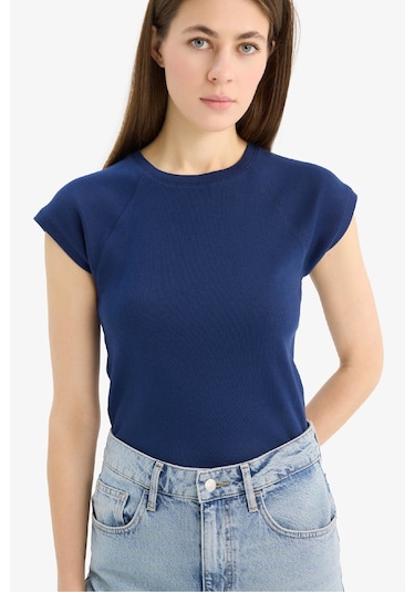 DeFacto Slim Fit Dar Kesim Bisiklet Yaka Basic Düz Ribana Kısa Kollu Tişört C7334AX25SPNV42