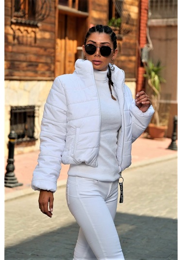 Kadın Beyaz Dik Yaka Su Geçirmez Fermuar Kapamalı Kısa Şişme Mont