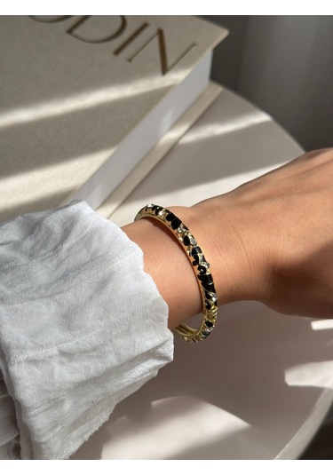 Siyah Taş Detaylı Altın Kaplama Kelepçe Bilezik Şık Ve Zarif Kadın Takı Altın
