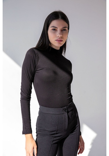 Kadın Dik Yaka Zebra Desenli Body Siyah