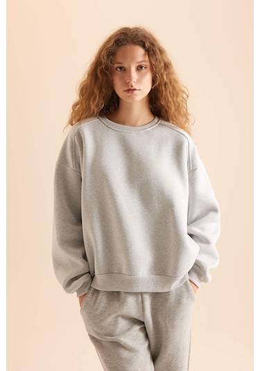DeFacto Coool Oversize Geniş Kalıp Bisiklet Yaka Basic Düz Kalın Kumaş İçi Yumuşak Tüylü Sweatshirt D9022AXNSGR210 Gri DeFacto Coool Oversize Geniş Kalıp Bisiklet Yaka Basic Düz Kalın Kumaş İçi Yumuşak Tüylü Sweatshirt D9022AXNSGR210 Gri