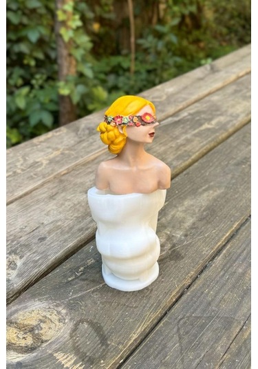 Juli Çiçekli Göz Bandı Takan Tekli Silikon Mum Kalıbı