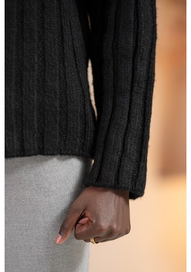 Oversize Kendinden Çizgili Pamuklu Kalın Triko Spor Kazak Siyah