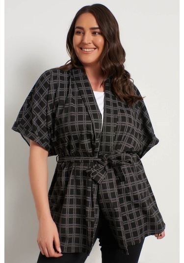 Kuşak Detaylı Örme Yelek