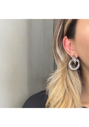 Çift Halka Formlu Gümüş Renk Çelik Küpe Minimal Ve Modern Tasarım Gümüş