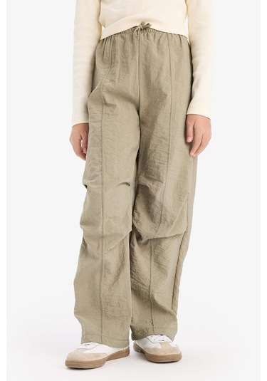 DeFacto Kız Çocuk Beli Lastikli Düz Paça Paraşüt Pantolon D7605A825SMKH465 Haki