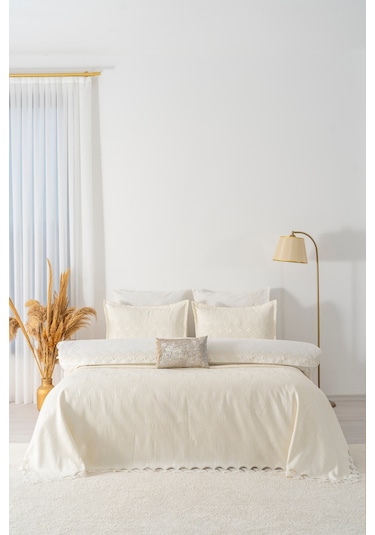 İlay Ekru Nakışlı Çift Kişilik Nevresimli Pike Seti - 8 Parça Çeyiz Seti Ekru