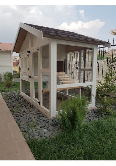 AHŞAP TAVUK KÜMESİ