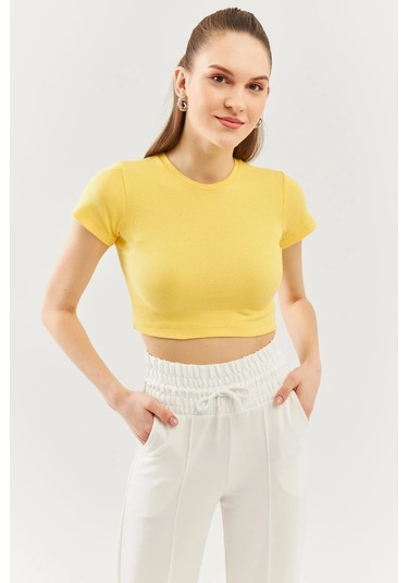 Kadın Kısa Kol Bisiklet Yaka Vücuda Oturan %100 Pamuklu Kaşkorse Esnek Crop Bluz Sari