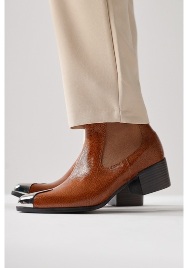 Heda Taba Kırışık Rugan Sivri Burunlu Metal Detaylı Bot 001