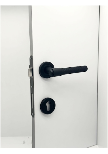 Punch Mat Siyah Rozetli Yale Çelik Kapı Kolu 1 Takım