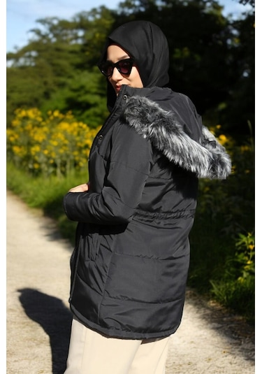 Kışlık Orta Boy Kürklü Kapüşonlu Su Geçirmez Tasarım Kadın Şişme Mont Siyah