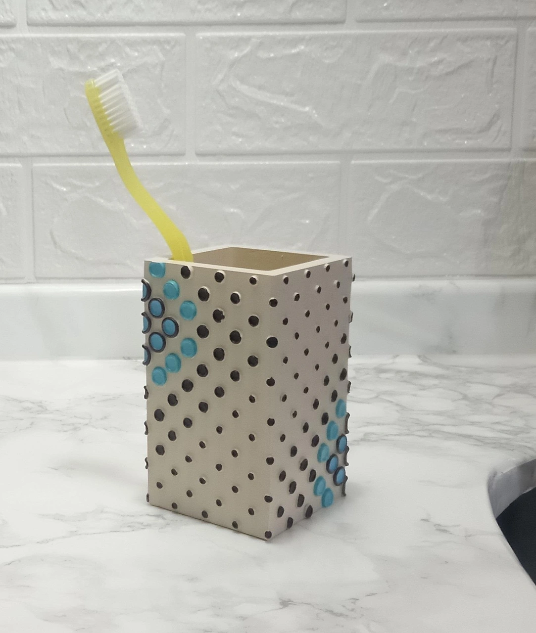 2 Adet Diş Fırçalık Ve Macunluk Puanlı Poliresin 6x6x10cm 200ml Banyo Seti Çok Renkli