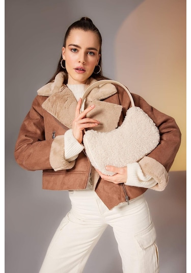 Defacto Kadın El Pelüş Çantası B0802AXNSBG26 Bej