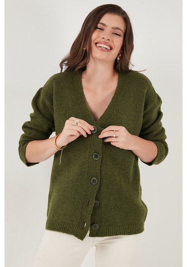Lela Regular Fit V Yaka Düğmeli Triko Bayan Hırka 4616229 Haki Lela Regular Fit V Yaka Düğmeli Triko Bayan Hırka 4616229 Haki