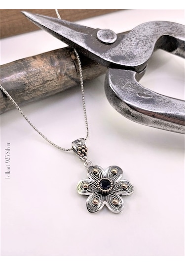 Telkari Işlemeli Kök Yakut Taşlı Tasarım Gümüş Kolye 21419