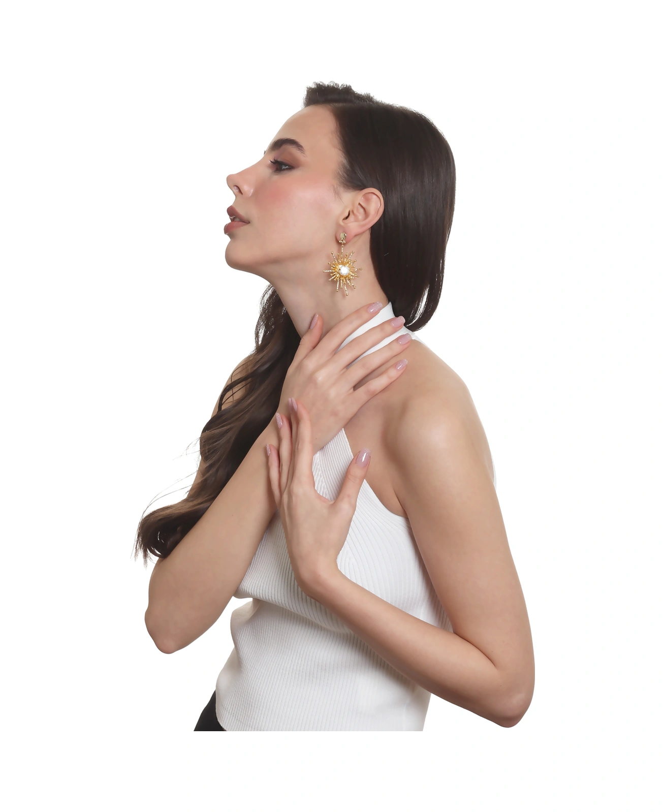 Labalaba Kadın Altın Renk Kaplama Sedef Detaylı Çivili Model Büyük Güneş Küpe altın