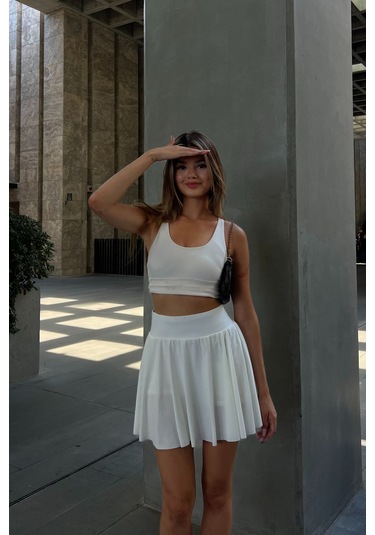 Beyaz Yüksek Bel Cepli Toparlayıcı Şort Etek Beyaz