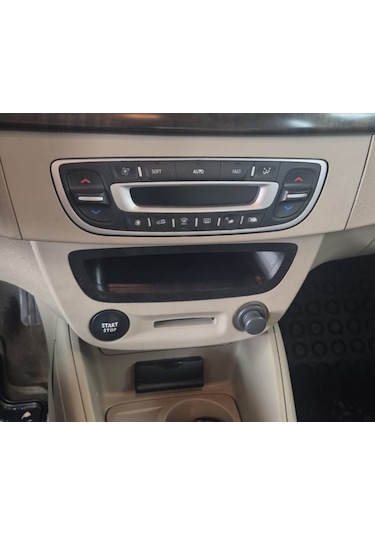 Renault Fluence Megane 3 Radyo Ceplik Teyp Gözü Çerçevesi