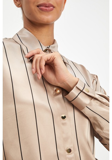 Kadın Çizgili Gömlek - Klasik Yaka Ve Düğme Detaylı Modern Tasarım Bej
