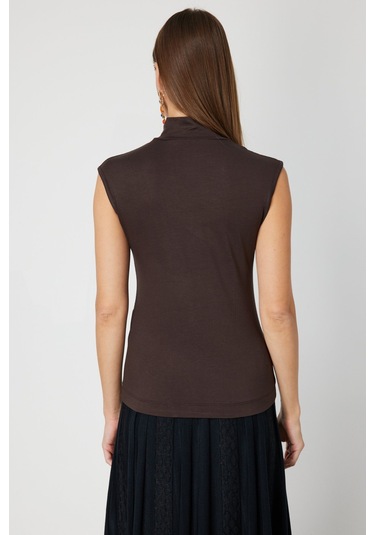 On Kadın Dik Yaka Kolsuz Basic Bluz 61432 Kahverengi Kahverengi