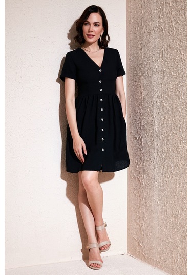 Lela Cepli Önü Düğmeli Kısa Kollu V Yaka Regular Fit Bayan Elbise 611El222 Siyah Lela Cepli Önü Düğmeli Kısa Kollu V Yaka Regular Fit Bayan Elbise 611El222 Siyah