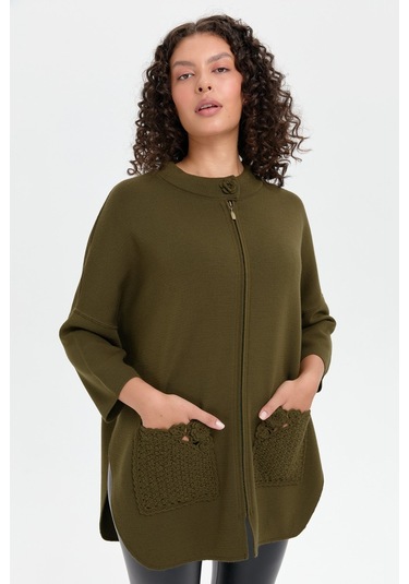 Kadın Dik Yaka Cebi Gül İşlemeli Fermuarlı Kısa Panço Haki Haki