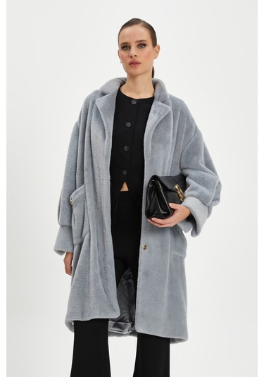 Kadın Oversize Kürk Kaban - Yumuşak Dokulu, Şık Ve Modern Tasarım - Günlük Ve Özel Kullanım İçin İdeal Gri Kadın Oversize Kürk Kaban - Yumuşak Dokulu, Şık Ve Modern Tasarım - Günlük Ve Özel Kullanım İçin İdeal Gri