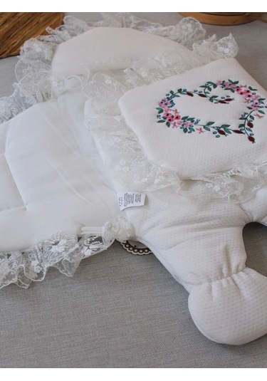 Yenidoğan Kapitone Anadolunun Kalbi Nakışlı Ayaklı Kız Erkek Bebek Battaniyesi Ekru