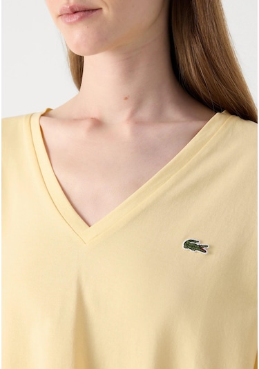 Lacoste V Yaka Organik Pamuk Bayan T-shirt Sarı