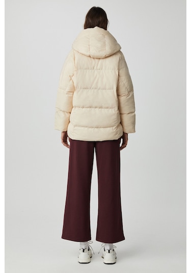 Maeghan Kadın Kapüşonlu Şal Yakalı Uzun Rüzgar Geçirmez Çift Cepli Astarlı Bej Mont