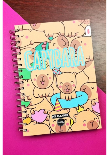 Sevimli Capybara Tasarımlı Spiralli Sticker'lı Tarihsiz Konuşan Ajanda Haftalık Planlayıcı renkli