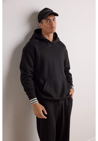 Defacto Boxy Fit Kapüşonlu Jakarlı Sweatshirt E9308ax25aubk81 Siyah Defacto Boxy Fit Kapüşonlu Jakarlı Sweatshirt E9308ax25aubk81 Siyah