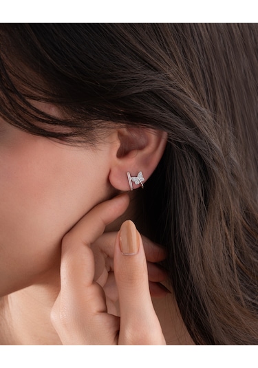 925 Ayar Rodyum Kelebek Motifli Piercing Görünümlü Çivili Gümüş Küpe Çift Kullanım Re10222