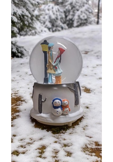 Romantik Sevgili Renk Değiştiren Ve Müzikli Orta Boy Kar Küresi