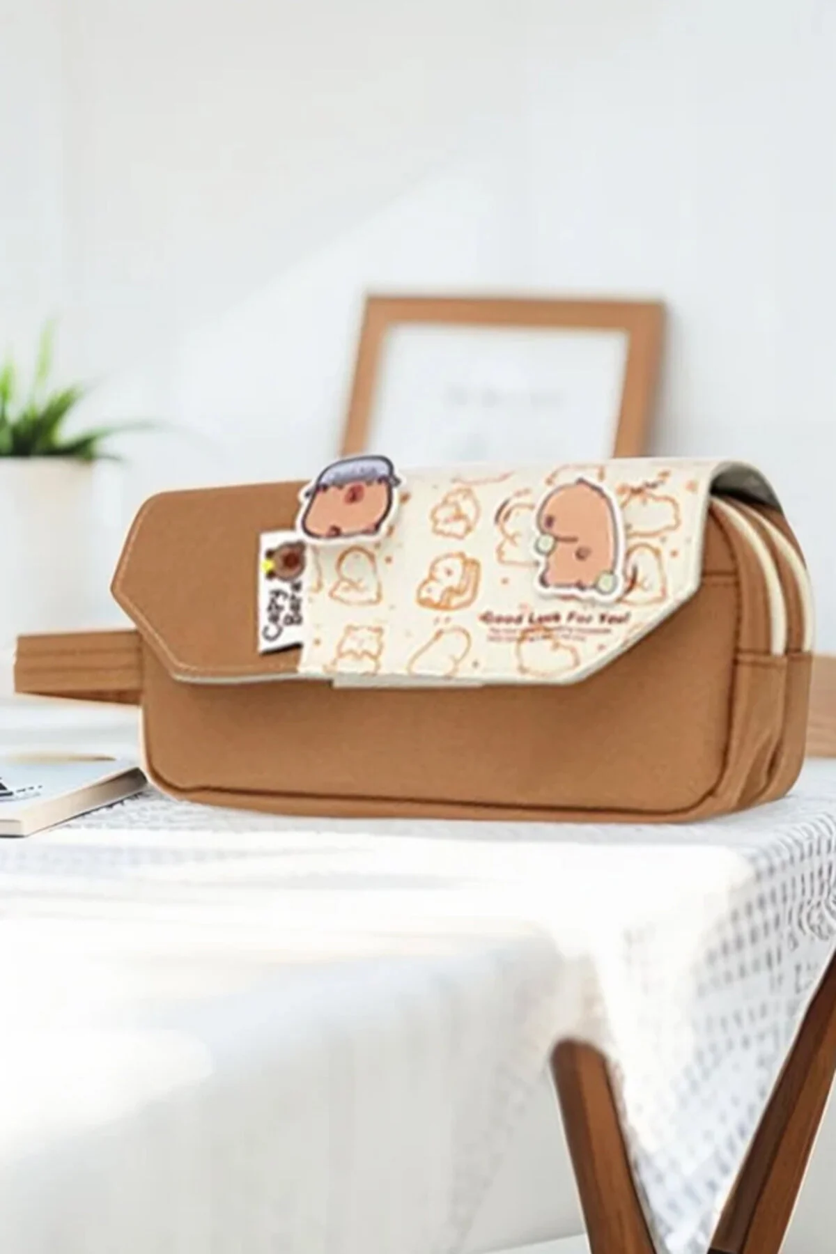 Sade Ve Şık Capybara Kalem Kutusu Kahverengi