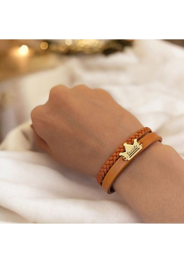 Archin Feride İsmine Özel Taç Motifli 14 Ayar Altın Plakalı Kahverengi Derili Hediye Bileklik-467isim Feride