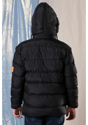 Kapüşonlu İçi Polar Astarlı Erkek Çocuk Şişme Mont Siyah