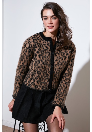 Lela Standart Fit Leoparlı Yumuşak Dokulu Crop Bayan Hırka 4614502 Leopar