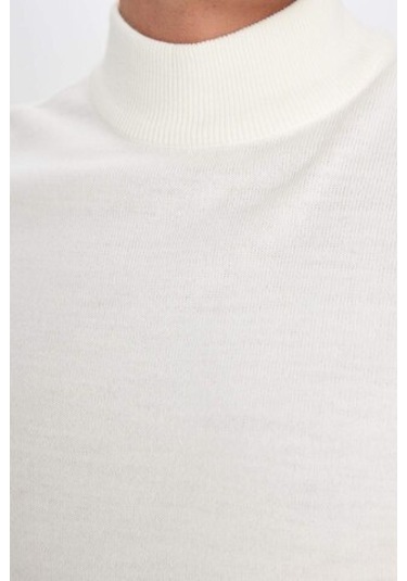 DeFacto Slim Fit Dar Kesim Yarım Balıkçı Yaka Basic Düz Triko Kazak R1127AZ24WNER100