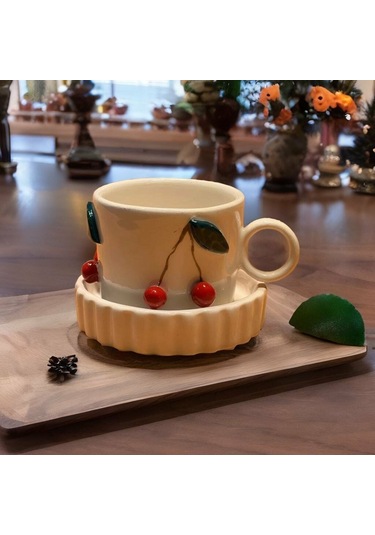 Kiraz Kahve Fincanı