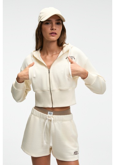 ELARA Kadın Metal Fermuarlı Nakışlı Kapüşonlu Crop Ekru Sweatshirt