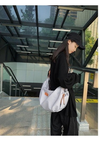 Gri Tek Omuz Crossbody Çanta Naylon Spor Yüksek Kapasiteli Seyahat Çapraz Omuz Sırt Çantası Erkek Ve Kadın Tek Omuz Çantası Gri