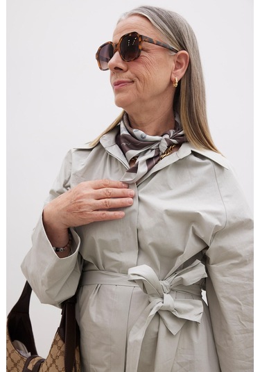 Manuka Desenli Saten Boyun Fuları Antıque Bej - Kahverengi